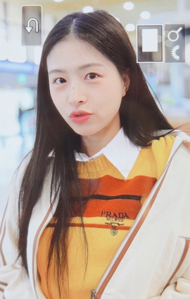 250308 GMP

🤍맑음이🤍오늘얼굴짱조음 얼쨩미녀가나디….🐶🫰🏻

#김채원 #허니챈 #채원 <a href="/chaeni_1108/">Kim Chae won</a>
#챈챈정보통