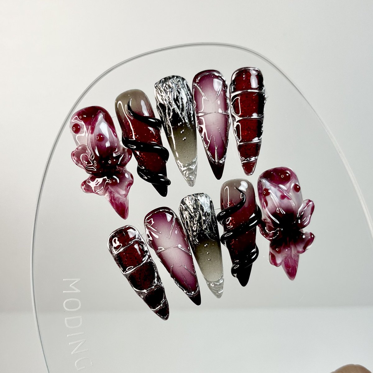 gogonails99's tweet image. tau douyin kan?!! gatau kenapa ini ko kaya kuku douyin yahh🤭 cakeup banget ga siii