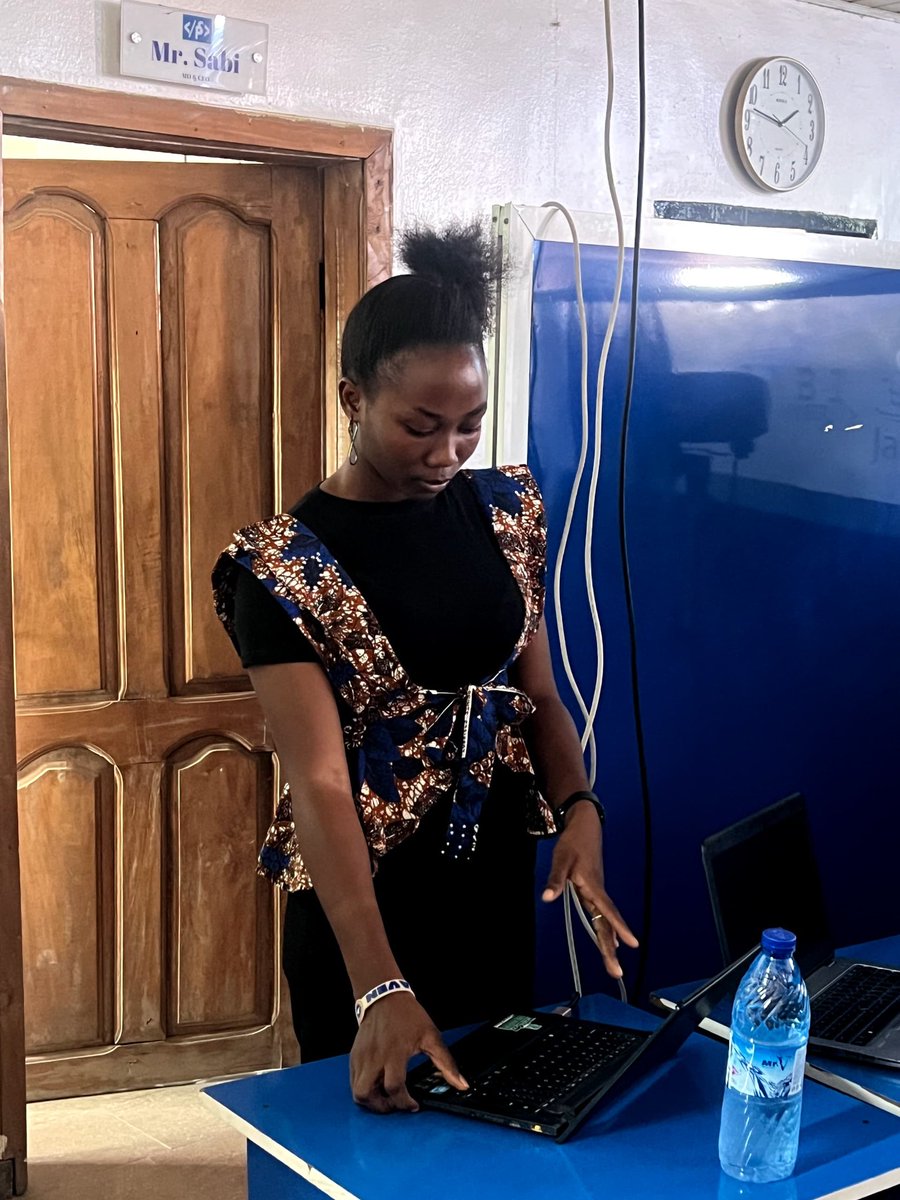 SabiProgrammers's tweet photo. It's been a busy week for our web development students.
From their group project defence on Monday to individual project defence on Friday π―
#SabiProgrammers
#webdevelopment
#html
#learntech
#akure
#projectdefence https://t.co/EkvTBQdPWO