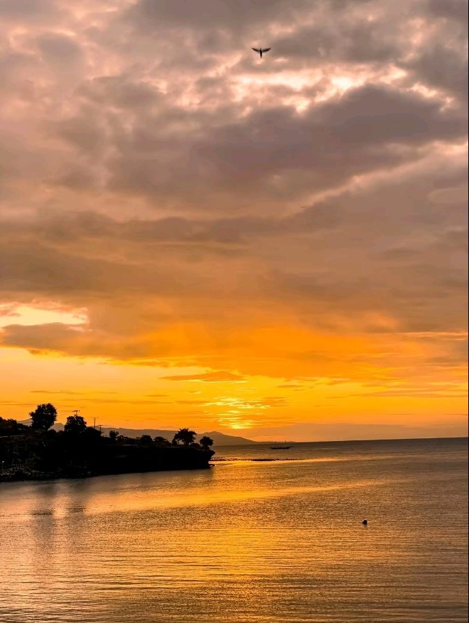 Please share your sunset/sunrise 🌆