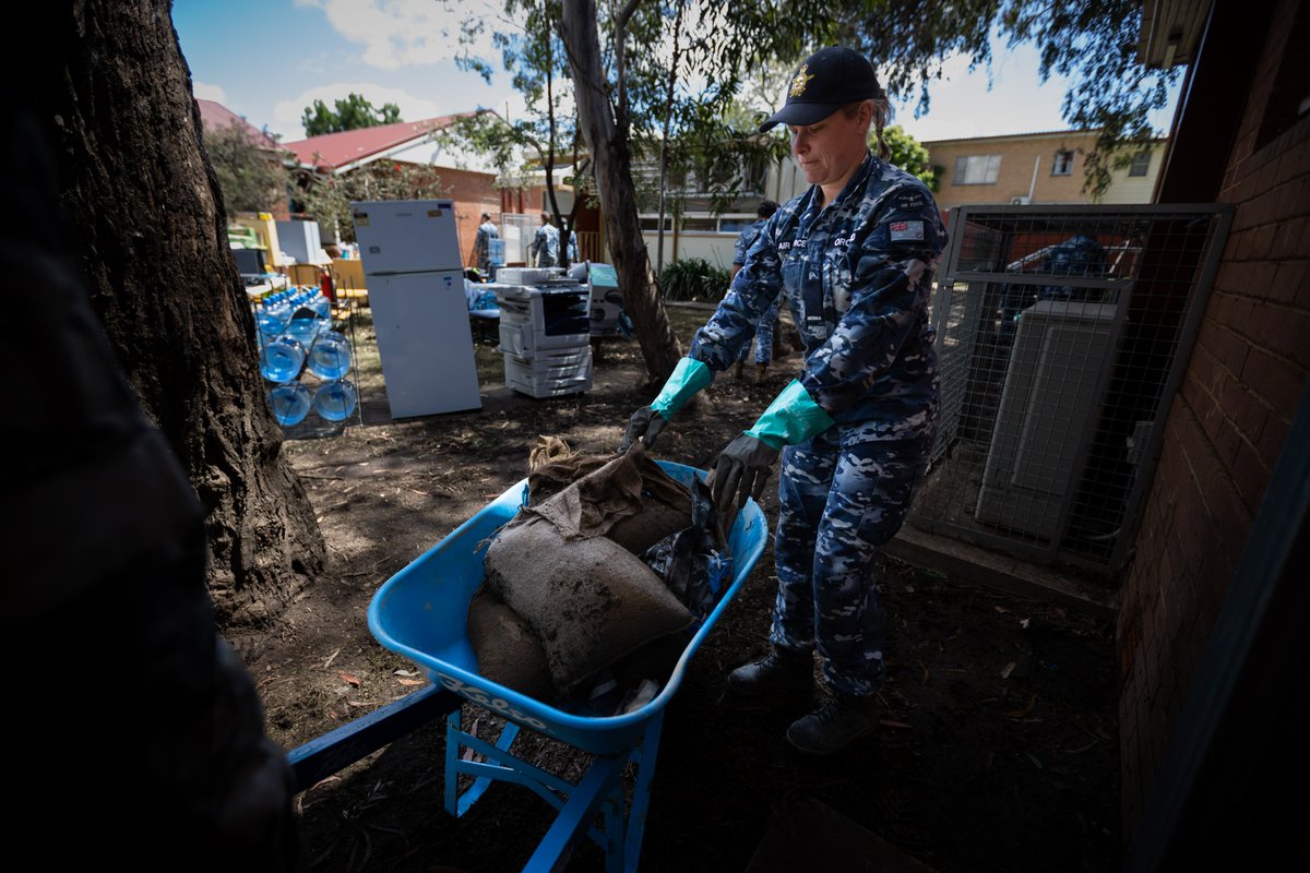 VCDF_Australia's tweet image. Today, on #IWD2025, we celebrate the service of all women in Defence and recognise the important contribution they make to achieving Defence's mission, including support to our community in times of need.