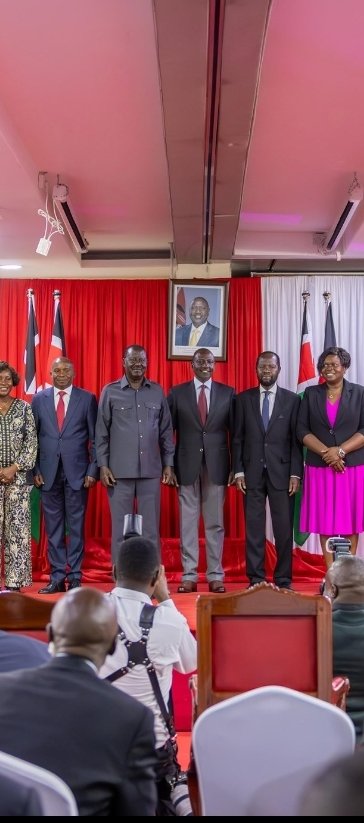 Sam_Mutahi's tweet image. Say a short prayer for the short man Kithure Kindiki. The circus continues