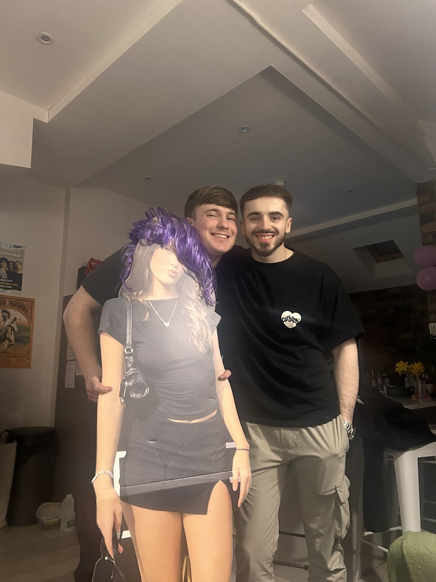 ellajoygoulding's tweet photo. @LD1878 
Charlie and his underage female mate https://t.co/22fMIRIhUt