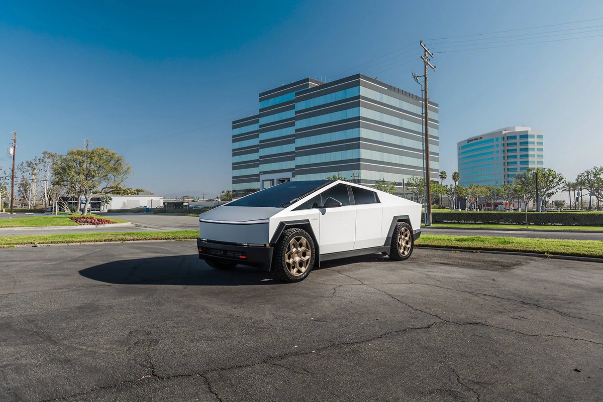 Going from design concept to reality has a long list of steps along the way. 

We’re extremely proud to see more and more customers take this brutalist neo-futuristic CYBRHEX Forged wheel design and pair it with the most capable truck on the road.