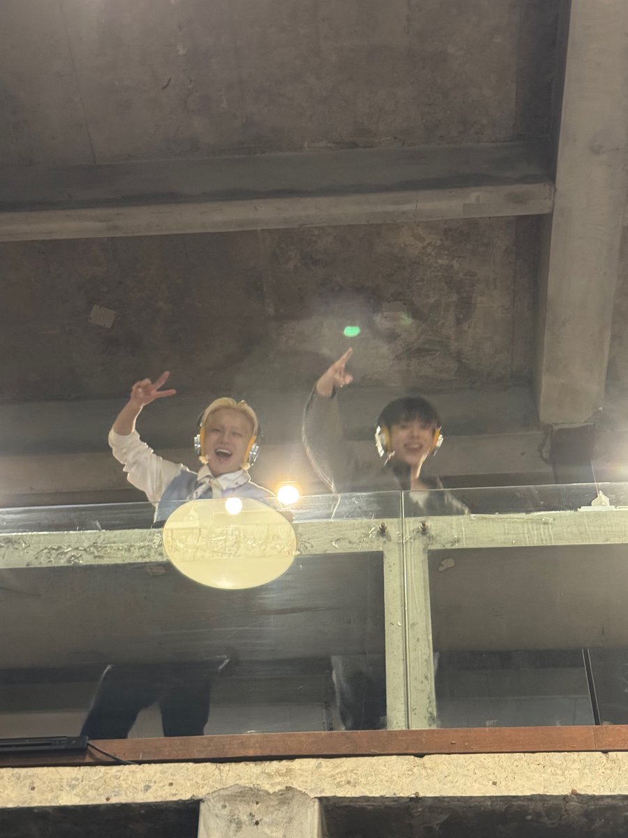 📸🦔🐮 

#トレジャー #CHOIHYUNSUK #최현석 #SOJUNGHWAN #소정환 #TREASURE <a href="/treasuremembers/">TREASURE</a>