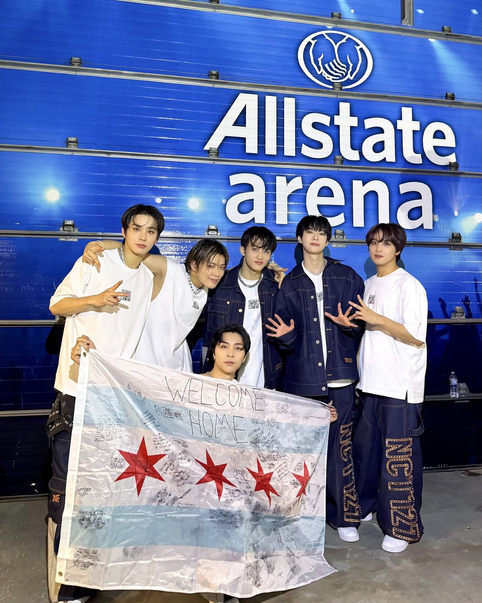 haejaeheart's tweet photo. you did it, mark!                    you did it, johnny! https://t.co/UqQQ6GpOFc