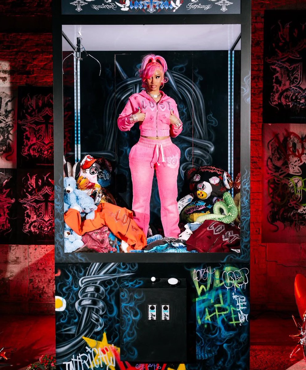 📸| Cardi B for Lost Intricacy 🔥