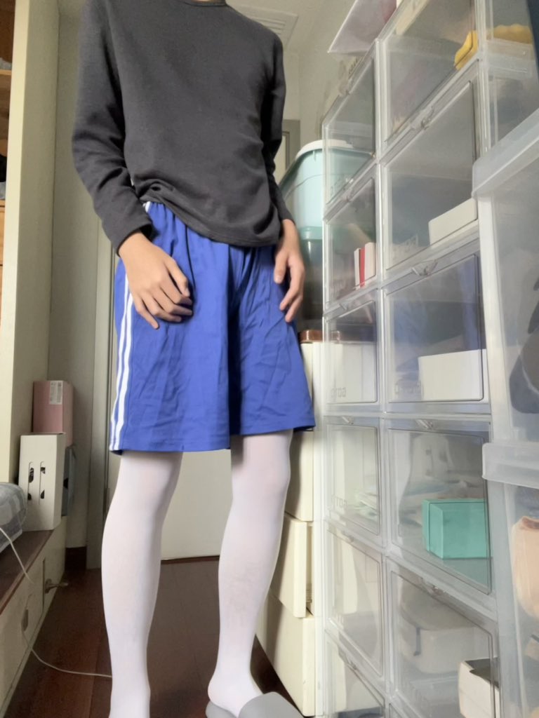 刚踢完球就想回来穿