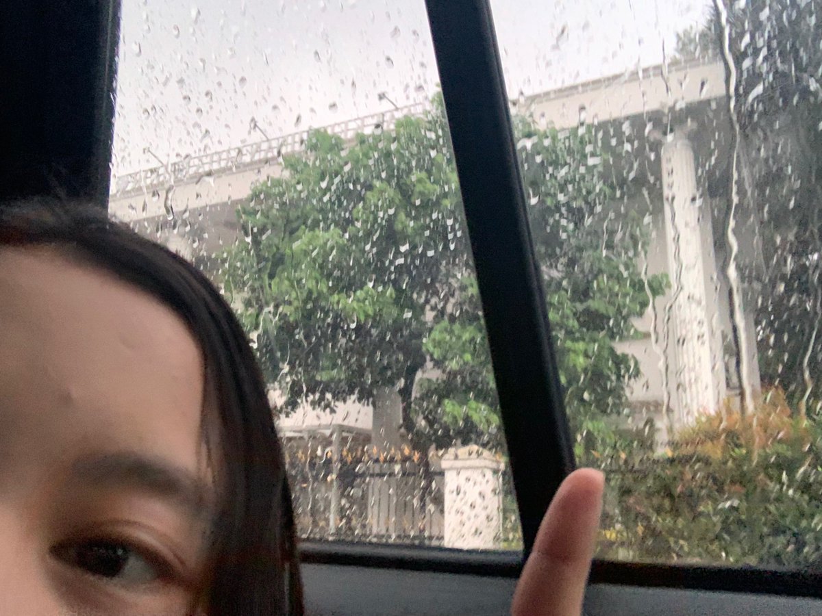 N_IntanJKT48's tweet image. bogor kota🌧