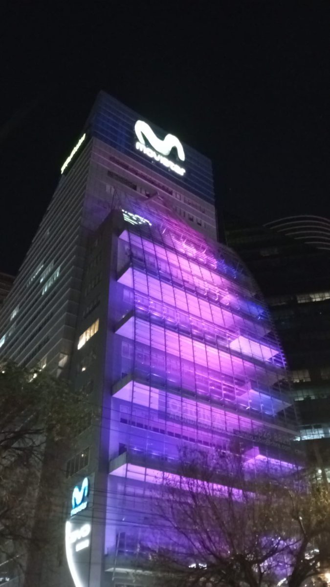 TelefonicaMX's tweet image. Telefónica se viste de violeta en pro de la sororidad y la igualdad.  
Impulsamos el liderazgo femenino y fomentamos la sororidad, porque sabemos que la igualdad de oportunidades es clave para el desarrollo de una sociedad más justa.