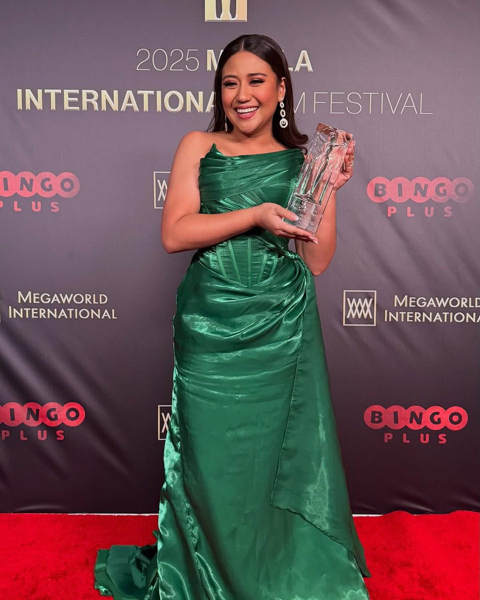 its_Morissette's tweet photo. JUST IN- @itsmorissette wins BEST ACTRESS at the @ManilaIFF for her portrayal of Alma Taldo in @songofthefireflies! 

📸 https://t.co/pNOkT05xga 

BEST ACTRESS MORISSETTE 
Song Of The Fireflies 
@itsMorissette https://t.co/xHLssstfM6