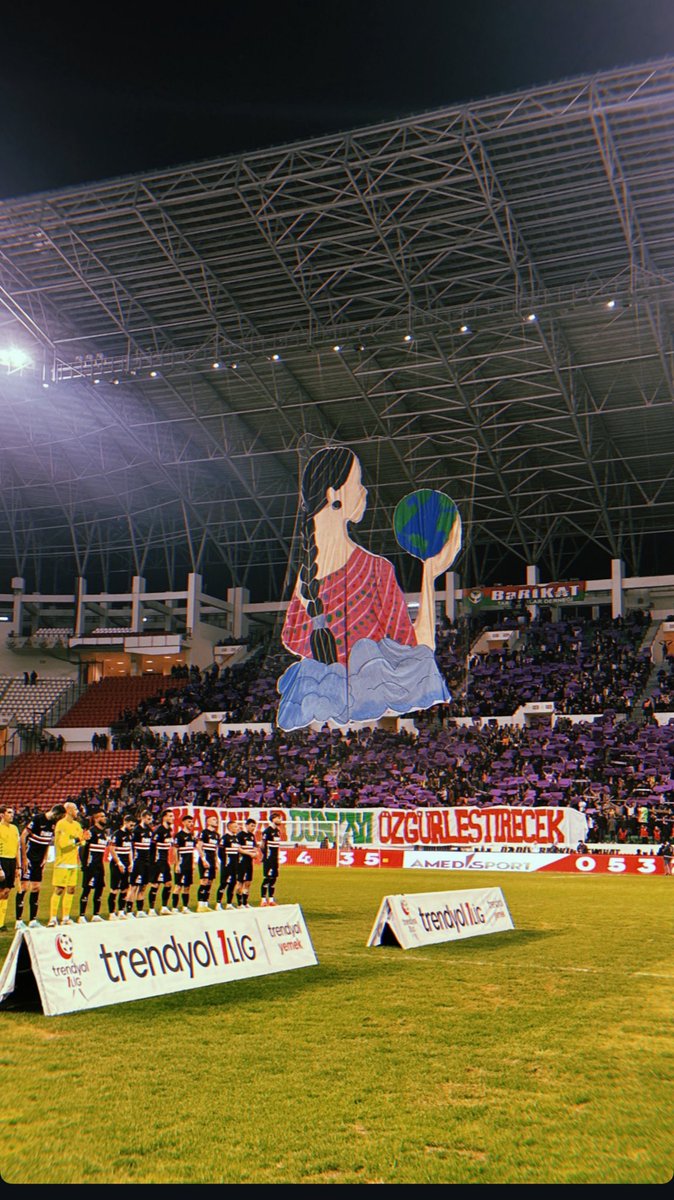 sefaerkek1990's tweet photo. Kadınlar dünyayı Özgürleştirecek💜 https://t.co/9eWs09ytZ7
