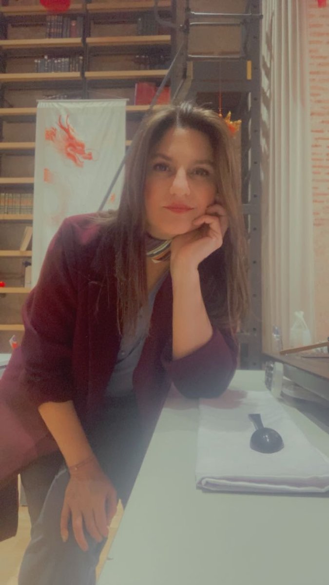 Düşündüm de ; 
tüm kadın kahramanlar sonsuz yolculuğuna devam etmeli… yorulmak olmaz…