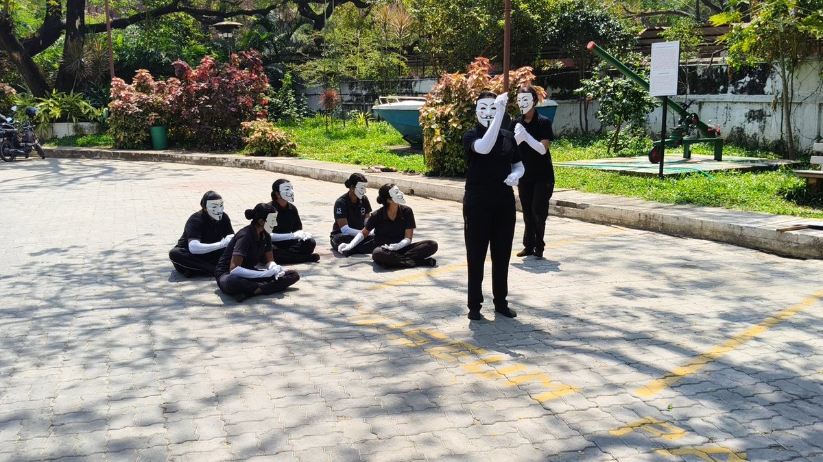 tnpm_chn's tweet photo. We are celebrating #internationalwomensday Day at #tnpolicemuseumchennai.Mary Clubwala Jadhav girls Hss Student and staffs are participating in this program, our museum staffs will perform a different types of programs
#tnpolice 
#schoolmemes
#Chennai https://t.co/eTt3gvo9we