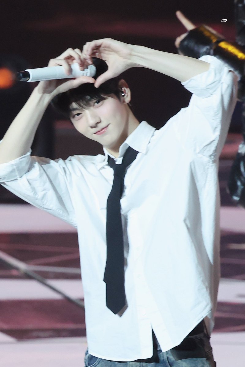 250308

#수빈 #SOOBIN 
#투모로우바이투게더 #TXT