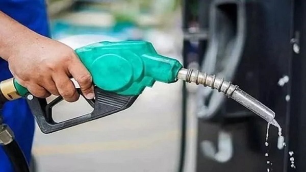 TheNationNews's tweet photo. Fuel price reduction: Commercial drivers in Ibadan express relief https://t.co/ADNRm1XGsr https://t.co/4ncsqOfGac