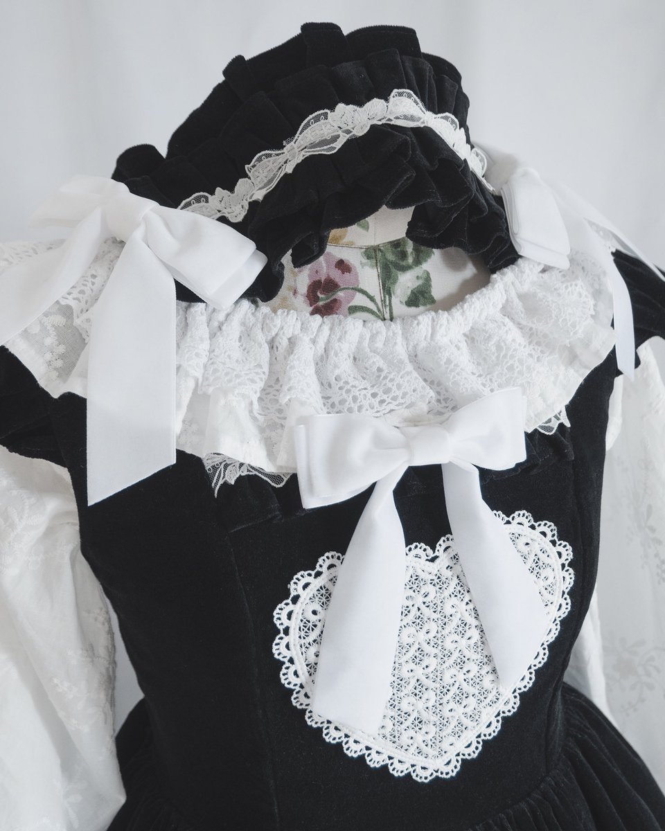 Old-school perfection! ✨ Our “Tea Party” velvet pinafore dress, matching headdress, and embroidered blouse are available for pre-order until March 17!

Orders $300+ get a free tote, and $500+ get free shipping too!