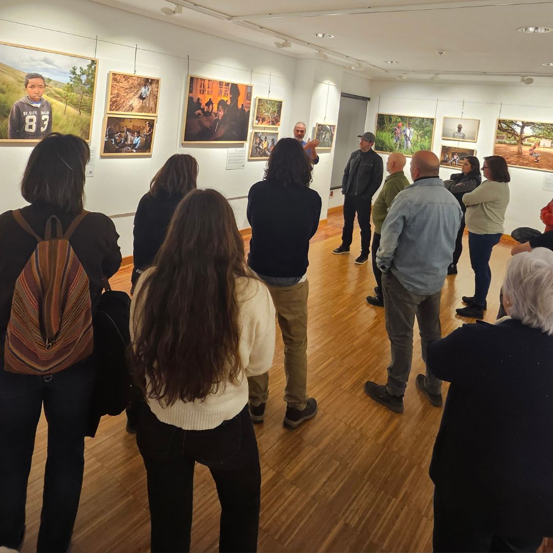 Jóvenes y Desarrollo (@ongd_jyd) on Twitter photo 📸 ¡'Indestructibles' llegó a #Gijón! 🌍✨
El miércoles inauguramos la exposición y vimos el documental de <a href="/alfonsrodriguez/">ALFONS RODRÍGUEZ</a> y <a href="/xavieraldekoa/">Xavier Aldekoa</a>, dentro de un proyecto de Educación para el Desarrollo con apoyo de la Agencia Asturiana de Cooperación.
🤝 Gracias por hacerlo posible. 📸 ¡'Indestructibles' llegó a #Gijón! 🌍✨
El miércoles inauguramos la exposición y vimos el documental de <a href="/alfonsrodriguez/">ALFONS RODRÍGUEZ</a> y <a href="/xavieraldekoa/">Xavier Aldekoa</a>, dentro de un proyecto de Educación para el Desarrollo con apoyo de la Agencia Asturiana de Cooperación.
🤝 Gracias por hacerlo posible.