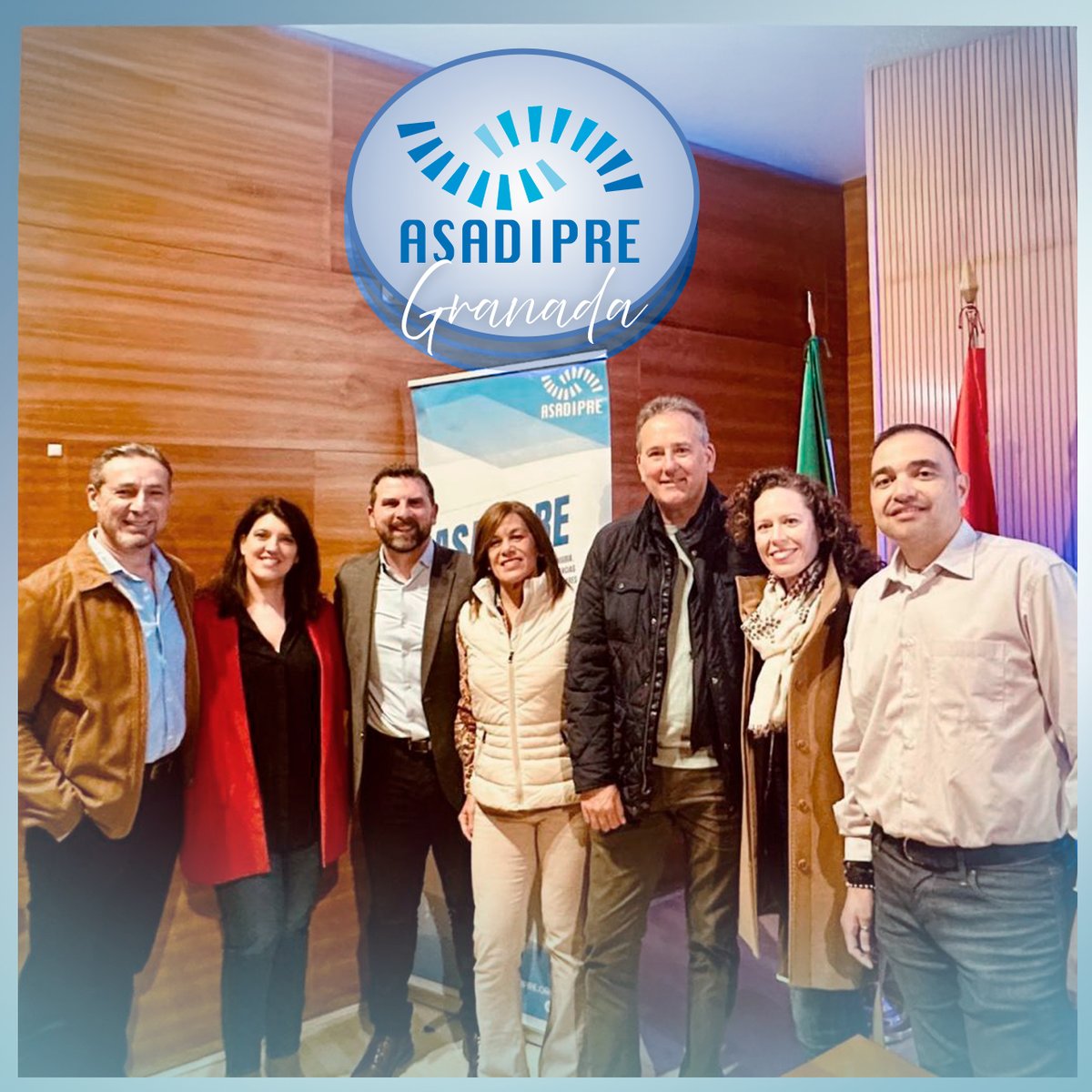 ASADIPRE GRANADA sigue avanzando en la formación de equipos directivos con #IA. Agradecemos a D. Pedro Ayala, Dña. Elena Pérez, #GoogleEspaña y #DEDI por su colaboración y el inspirador café de "tercer tiempo". ☕
💡🤝 #Educación #Innovación #Tecnología #ASADIPRE