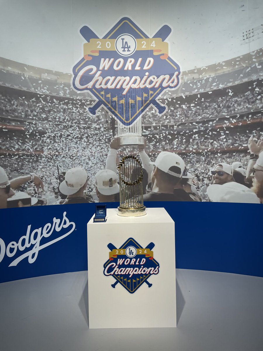 虎ノ門ヒルズのDodgers Experience展は優勝トロフィーと写真取れたり、ミニポルシェに乗れたり、球団の歴史を感じられたり、グッズも買えたりとおススメ。制限してるから人も少なく快適です

tokyonode.jp/events/dodgers…