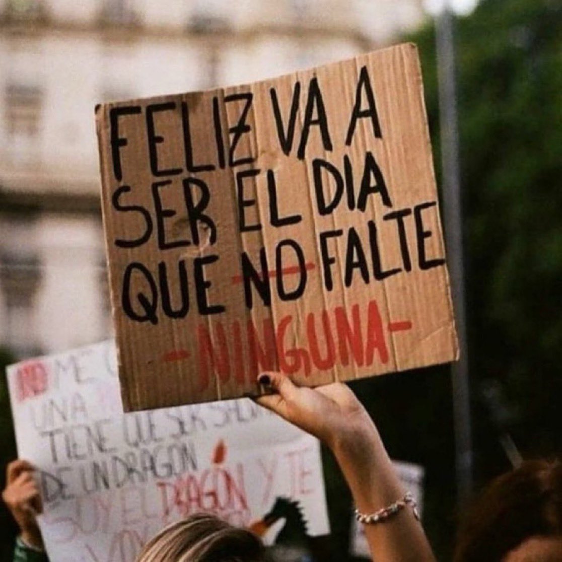 no me digas “feliz 8M”

únicamente será feliz el día en que no tengamos que mandar un mensaje a nuestras amigas diciendo “ya he llegado” o “habéis llegado a casa?”, el día que podamos volver andando solas sin miedo, el día que no falte ninguna de nosotras…

#8M