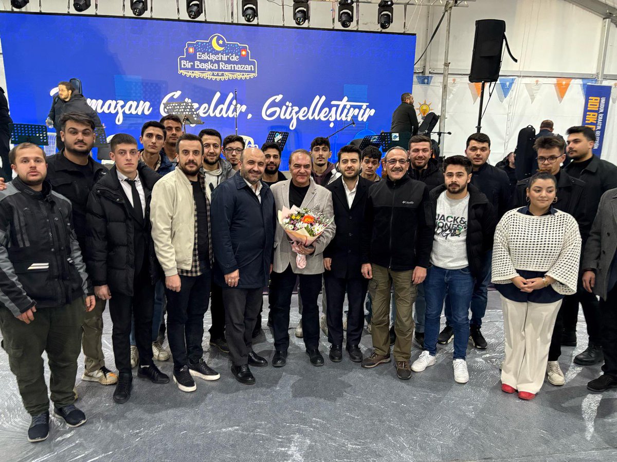 İl Başkanlığımızın Dede Korkut Parkı’nda kurduğu iftar çadırında dün akşam değerli sanatçımız Aykut Kuşkaya ve ekibi sahne aldı. Aykut Bey’in o eşsiz yorumuyla gönüllerimize dokunan eserlerini dinledik.

Bu güzel akşam için Aykut Kuşkaya ve ekibine teşekkür ediyoruz⭐️