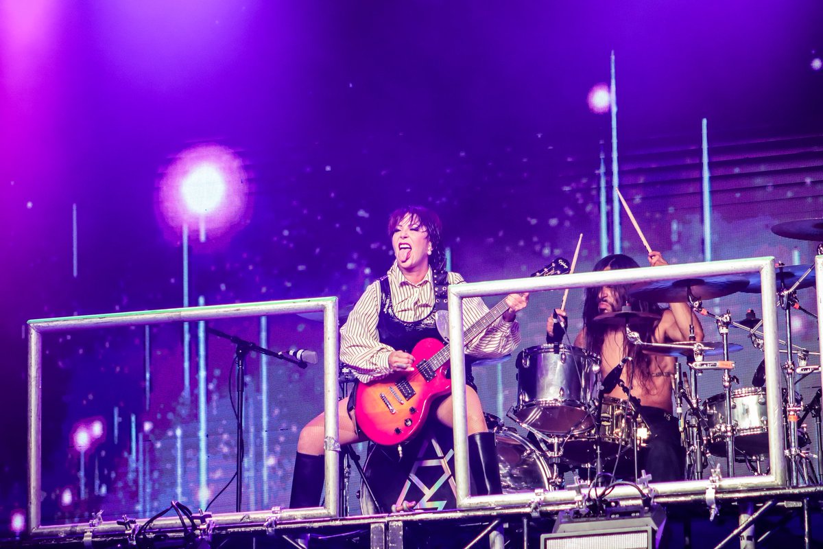 ¡Qué noche mis rockeros de Tucson! ✨️

💎 El #BrillaTour por Estados Unidos arrancó de manera espectacular su segunda parte. Los espero este domingo en El Paso, Tx. Para otro show inolvidable.  

Los amo 💋
#AlejandraGuzmán #tucsonarizona #elpasotexas