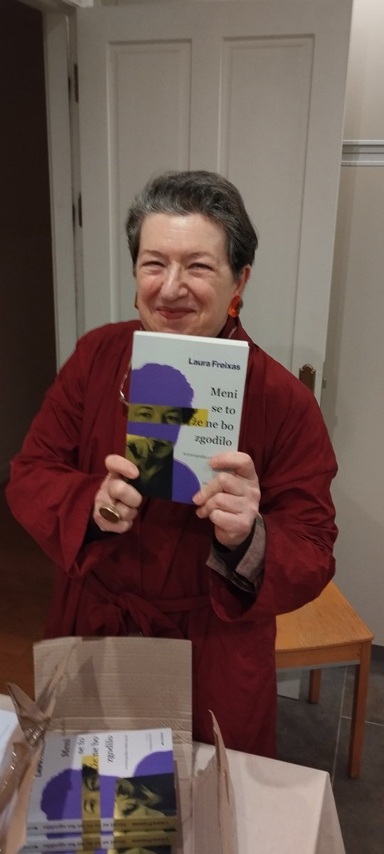 LauraFreixas (@laurafreixas) on Twitter photo ¡Qué ilusión! Me llegan los primeros ejemplares de la edición eslovena de "A mí no me iba a pasar" (ed. Litera, traducción de Marjeta Drobnic).
Tengo una estupenda agencia literaria, <a href="/KerriganAgency/">Antonia Kerrigan</a>. ¡Qué ilusión! Me llegan los primeros ejemplares de la edición eslovena de "A mí no me iba a pasar" (ed. Litera, traducción de Marjeta Drobnic).
Tengo una estupenda agencia literaria, <a href="/KerriganAgency/">Antonia Kerrigan</a>.