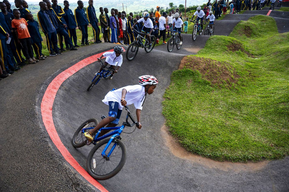 On #InternationalWomensDay, the girls in @BugeseraCyclingT 🚴‍♀️ keep breaking barriers and building confidence. Through cycling, they push limits, strive for gender equality, embrace women's rights &amp; rise strong. Go, go girls! 
📷 Robert Sanders
#IWD2025  #CyclingForChange