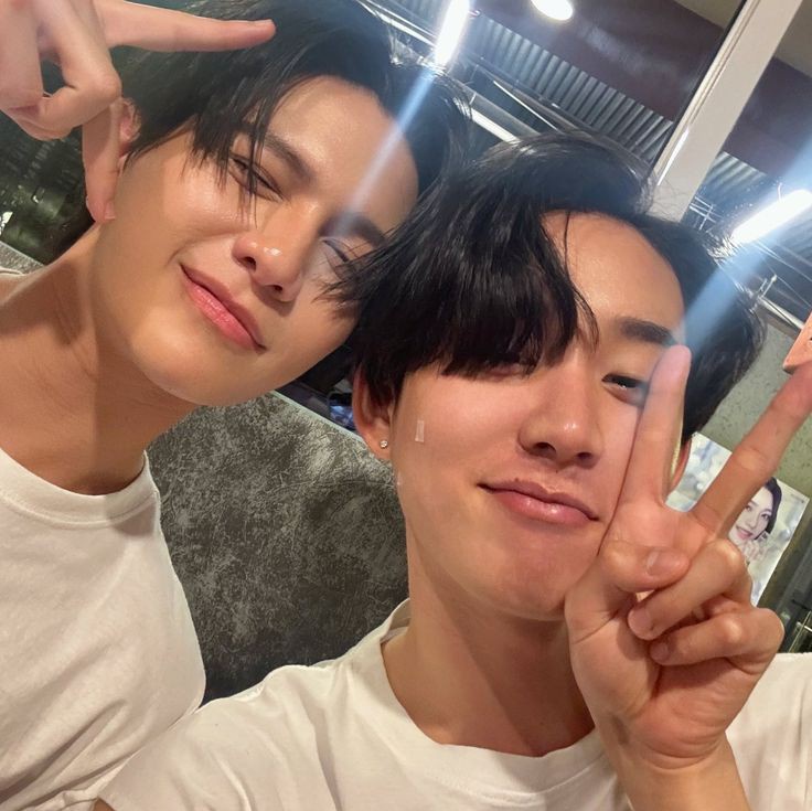 ifhoshrr's tweet photo. please stay together for a long long time ❤️💙

OUR LAST BEAT
#ThamePoSeriesFinalEP https://t.co/ldnKEtZiE5