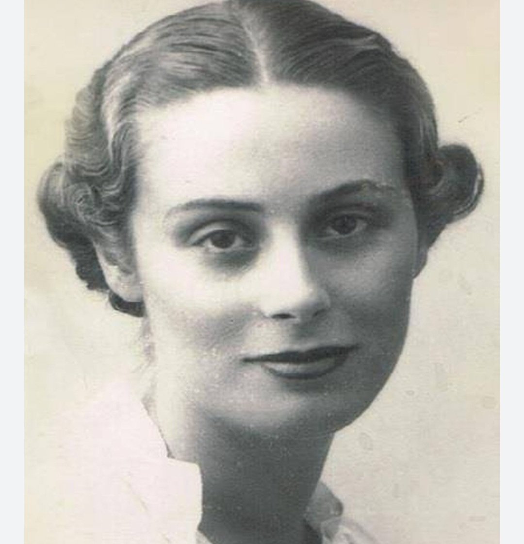 Hoy , 8 de marzo de 2025, quiero  destacar la figura de Mercedes Formica quien durante el franquismo logró que se modicaran 66 artículos del Código Civil que perjudicaban a la mujer.
Cuando llegó Podemos al
 ayuntamiento de Cádiz retiró la estatua que la recordaba.