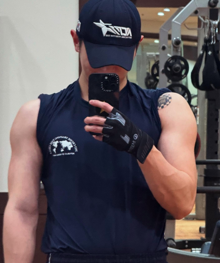 About Music tweet media