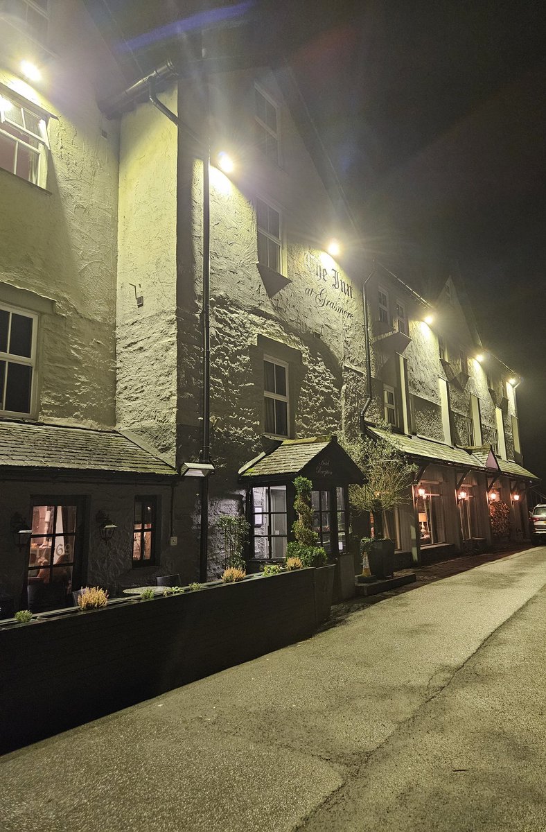 kathrynhall_'s tweet image. I love the spooky atmosphere our hotel emits at night