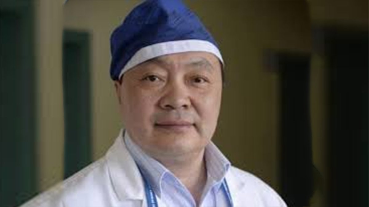 За тэгвэл бүгдээрээ Цэргийн баяраар П.Батчулуун эмчээ шоронгоос гаргуулъя. Тэгээд ч бие нь муу байгаа гэсэн.