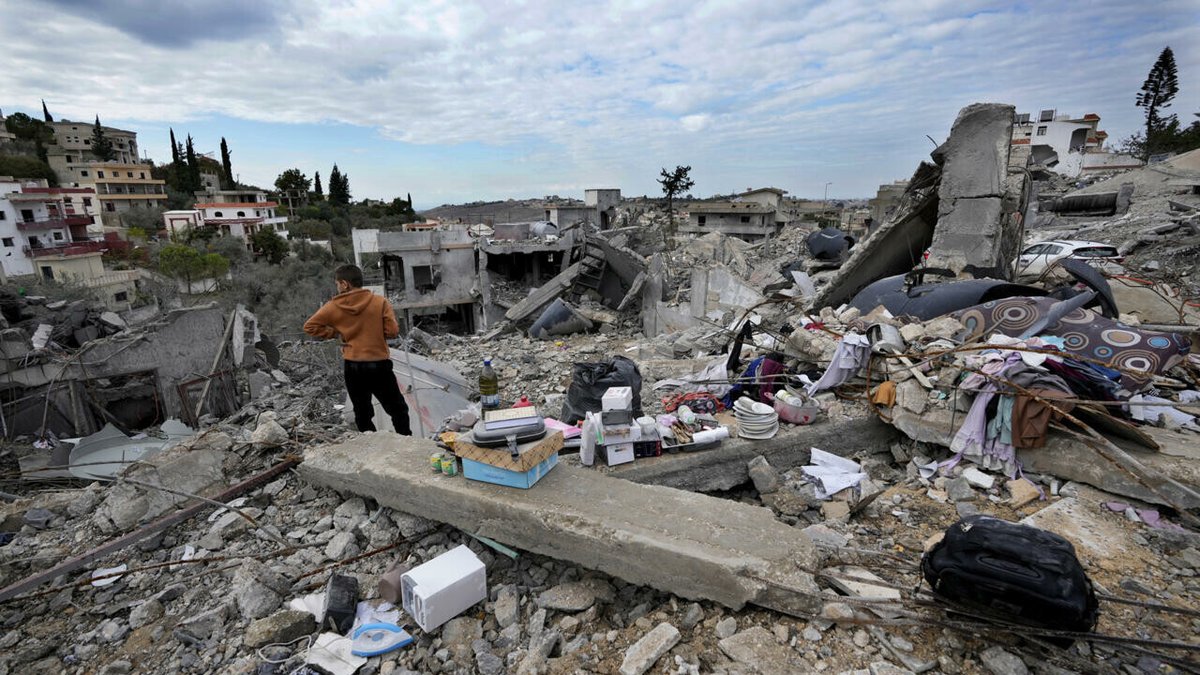 RFI's tweet photo. Liban: la Banque mondiale chiffre la reconstruction à 11 milliards de dollars
➡️ https://t.co/EnHyjqfBrw https://t.co/a0YJRpYOJJ