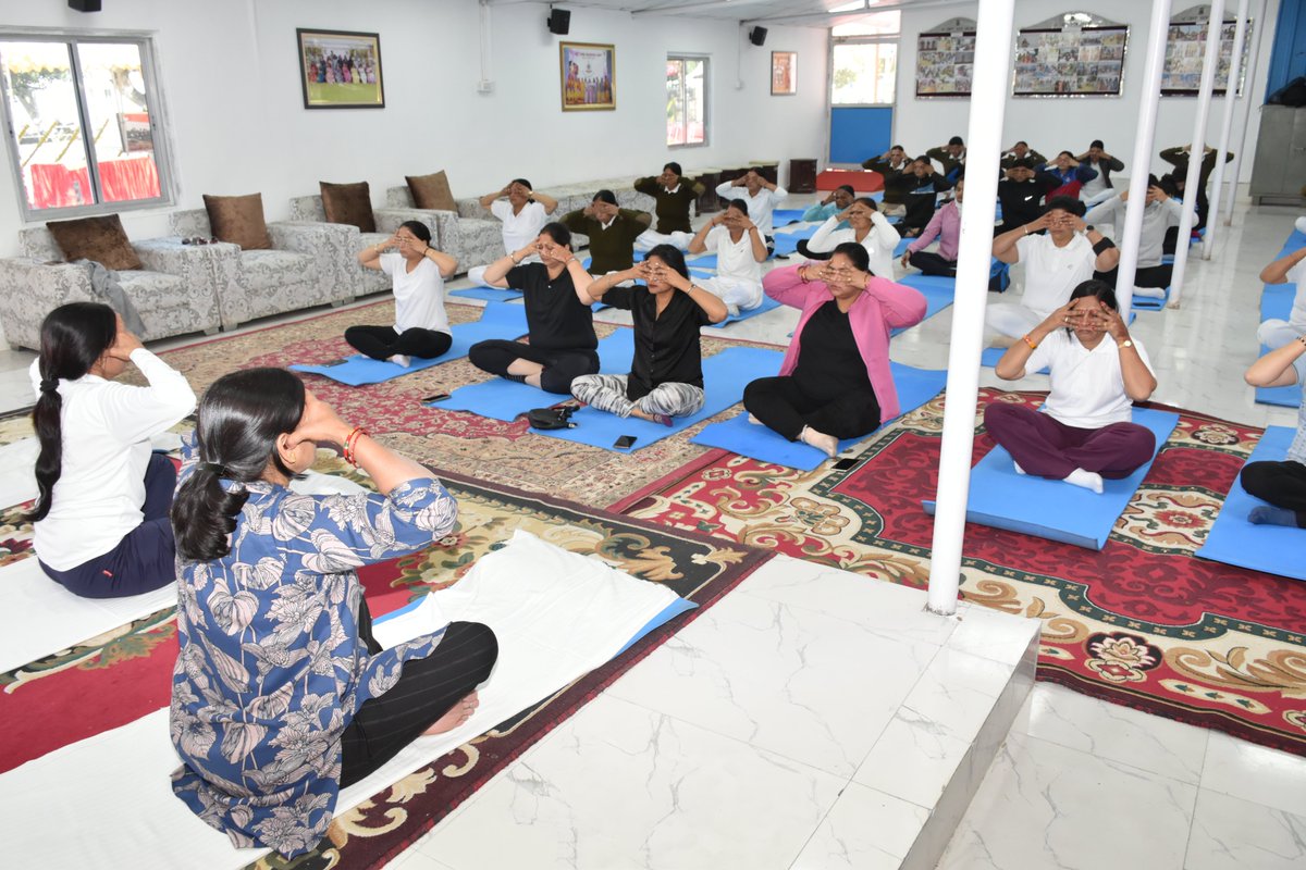 GC NEW DELHI CRPF (@crpfgc) on Twitter photo "International Women's Day" organized & conducted with the multiple activities in the FWC of Group Centre, New Delhi.
Art of Living session & Yoga session: Finding Inner peace and happiness & harmony of body, mind and soul. <a href="/Women_on_IWD/">Women's Day</a> <a href="/crpfindia/">🇮🇳CRPF🇮🇳</a> <a href="/igpnscrpf/">CRPF Northern Sector</a> <a href="/cwacrpf/">CWA CRPF</a> "International Women's Day" organized & conducted with the multiple activities in the FWC of Group Centre, New Delhi.
Art of Living session & Yoga session: Finding Inner peace and happiness & harmony of body, mind and soul. <a href="/Women_on_IWD/">Women's Day</a> <a href="/crpfindia/">🇮🇳CRPF🇮🇳</a> <a href="/igpnscrpf/">CRPF Northern Sector</a> <a href="/cwacrpf/">CWA CRPF</a>