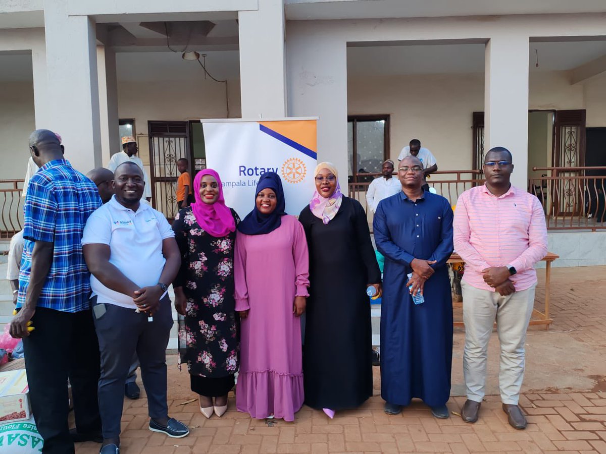 Rotary Club Kampala Life Stars (@rcklalifestars) on Twitter photo The Rotary Club of Kampala Life Stars supported the Muslim community in Naguru by donating fasting supplies for Ramadan, organized by our Muslim Rotarians.
The activity was led by CP <a href="/AccramNsubuga/">Eng Nsubuga N Accram M.U.I.P.E (CP/HCP)</a> and Rtn <a href="/zubedahAli/">Abdallah Zubedah</a> The Rotary Club of Kampala Life Stars supported the Muslim community in Naguru by donating fasting supplies for Ramadan, organized by our Muslim Rotarians.
The activity was led by CP <a href="/AccramNsubuga/">Eng Nsubuga N Accram M.U.I.P.E (CP/HCP)</a> and Rtn <a href="/zubedahAli/">Abdallah Zubedah</a>