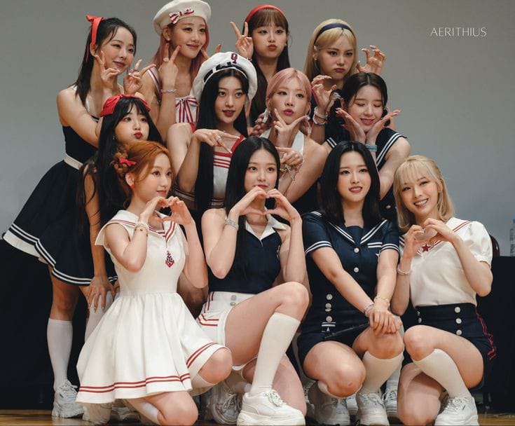 sonyeobaseone's tweet image. hi rosebits, welcome to sonyeobaseone!! we're an account dedicated to posting everything zerobaseone and loona 🌙🎈
♡ + ↻ to spread & turn on notifs!!