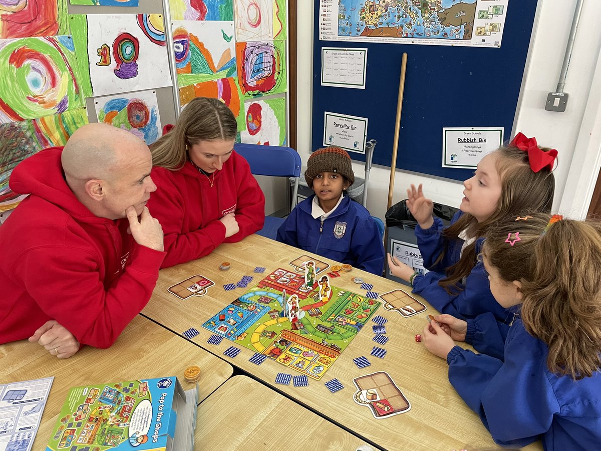 stpatricksgnslk's tweet image. A huge welcome to our #Time2Count #Volunteers from @CookMedical and organisers @BITC. 3rd Class are participating in a 10 week programme engaging in fun #Maths and #STEAM games with our volunteers. Thanks to all the parents who attended the programme launch today.
