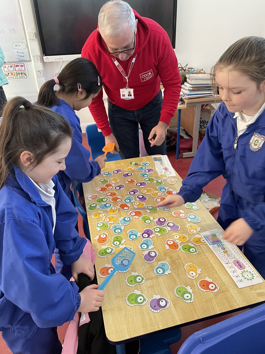 stpatricksgnslk's tweet image. Third Class were delighted to welcome their @CookMedical volunteers for session #3 of our #Time2Count’ Maths Games programme. Thanks so much to Maura from @BITC for organising this wonderful initiative. #MathsFun