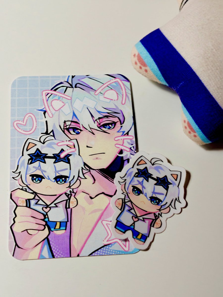 ryouarts's tweet image. I'm crawling from my cave to say thanks to @kevinsummernui who organized the whole process of raising and shipping little Kebins all over the world! He is so silly. look at his paws, I just can't... Gonna take him with me everywhere!