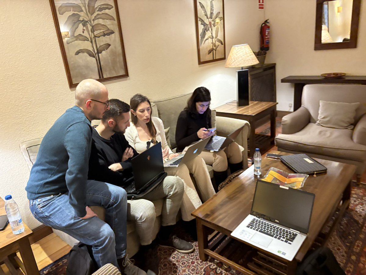 Almudena Castro Conde tweet media