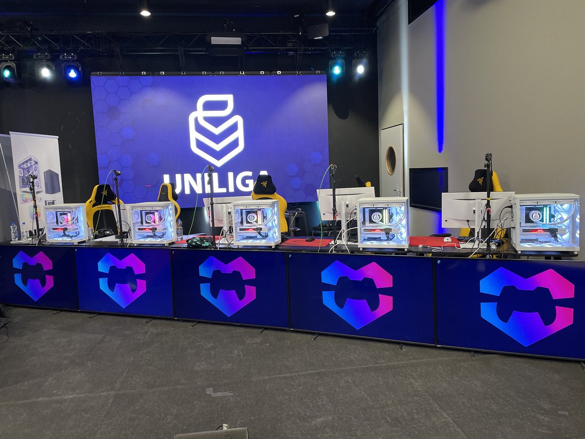 The stage is set 💪

Los geht's in Köln mit dem #VALORANT <a href="/uniligaGG/">Uniliga</a> Finale!

GLHF an unsere Jungs und <a href="/eSportsErlangen/">eSports Erlangen e.V.</a>.

#PlayYourHeartOut