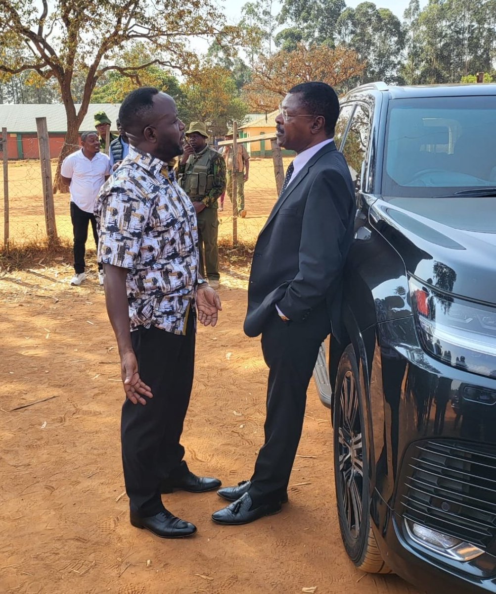 "Unajua Mimi naeza kutia ata Kofi na hakuna kitu utafanya bro".... 😜😂