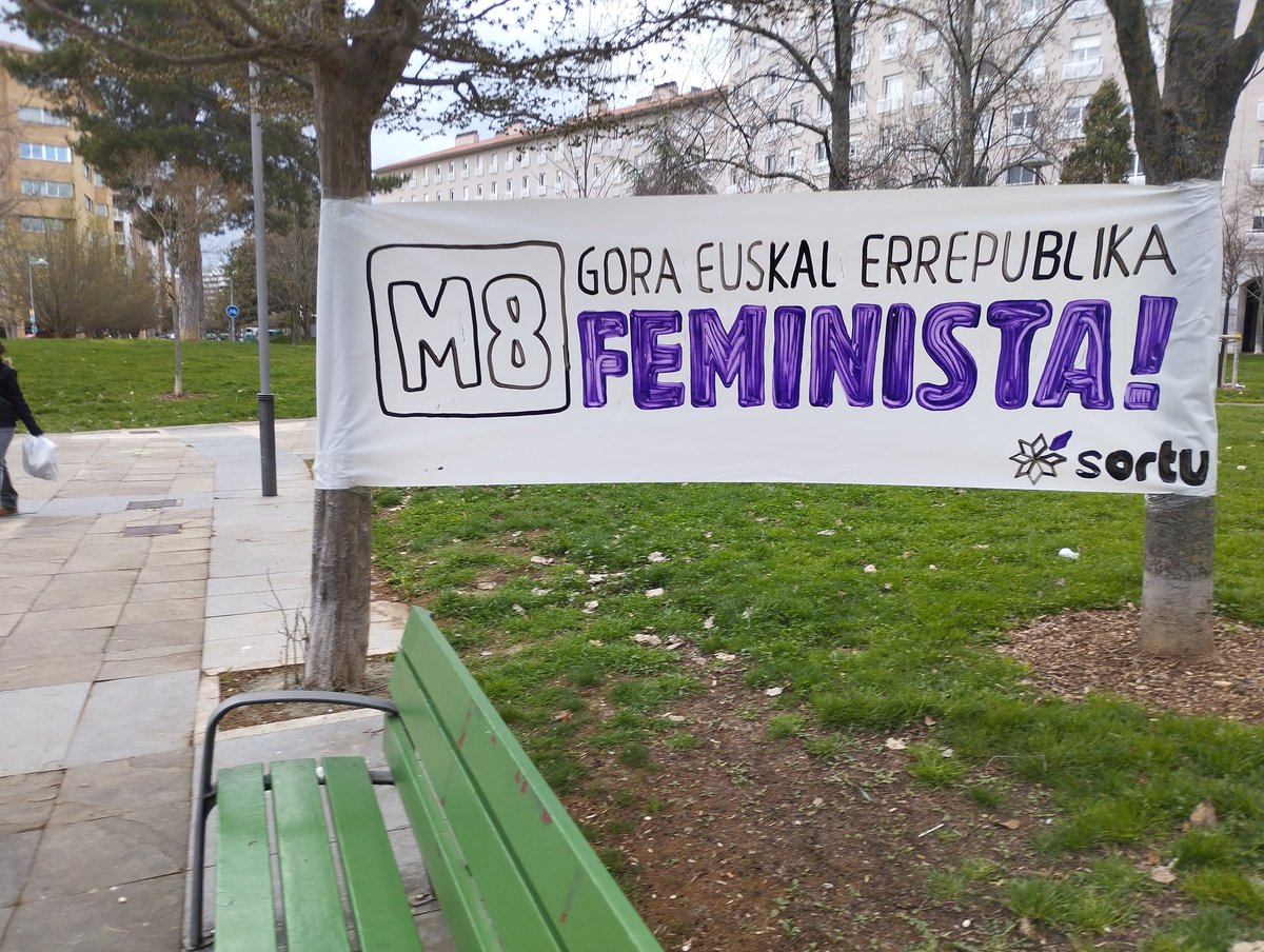 RtxSortu's tweet image. Gora Euskal Errepublika FEMINISTA! #Martxoak8 #Arrotxapea ✊🏼💜