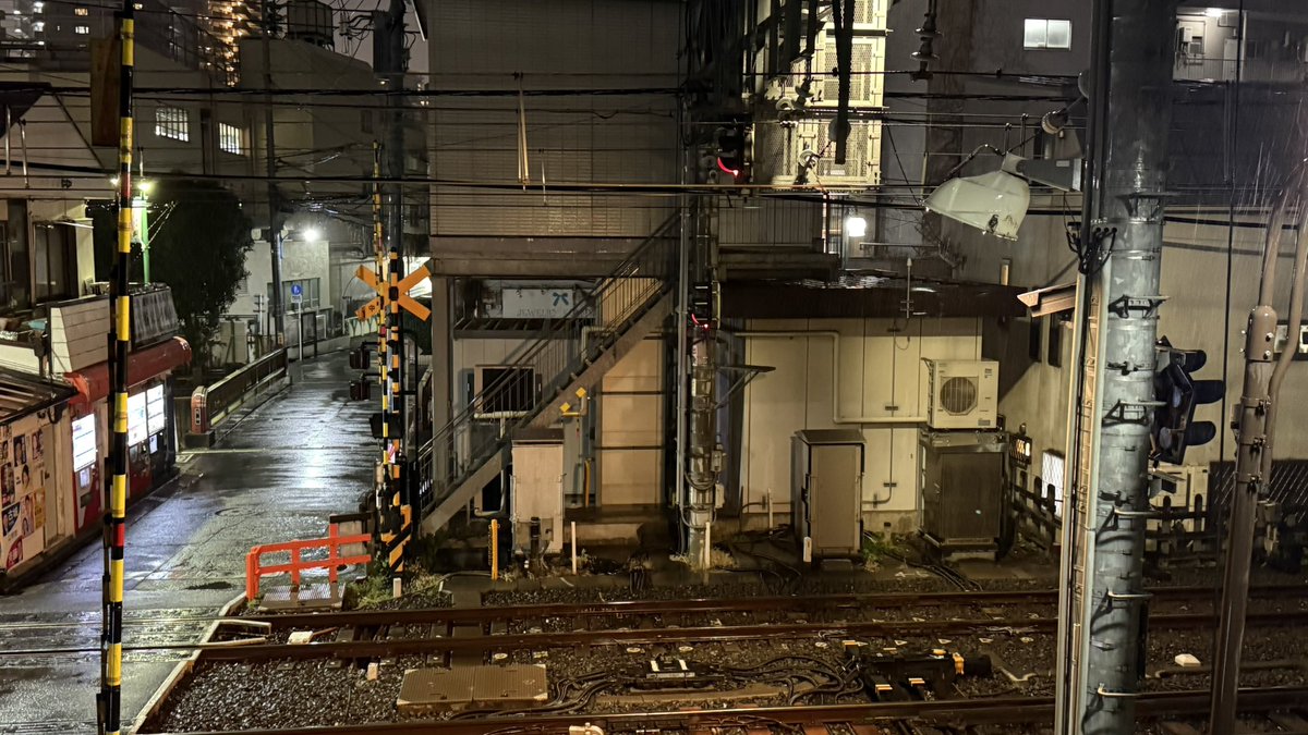 satoshi_readygo's tweet image. 雨が降っていて、外は寒いね🥶