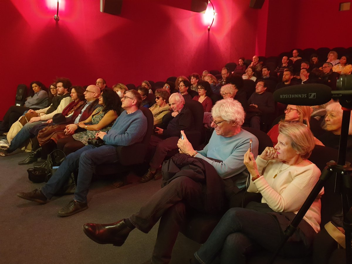 📸 PUBLIC SOUS LE CHARME De BRUJERÍA : SORCELLERIE de Christopher Murray 
Actuellement au Cinéma