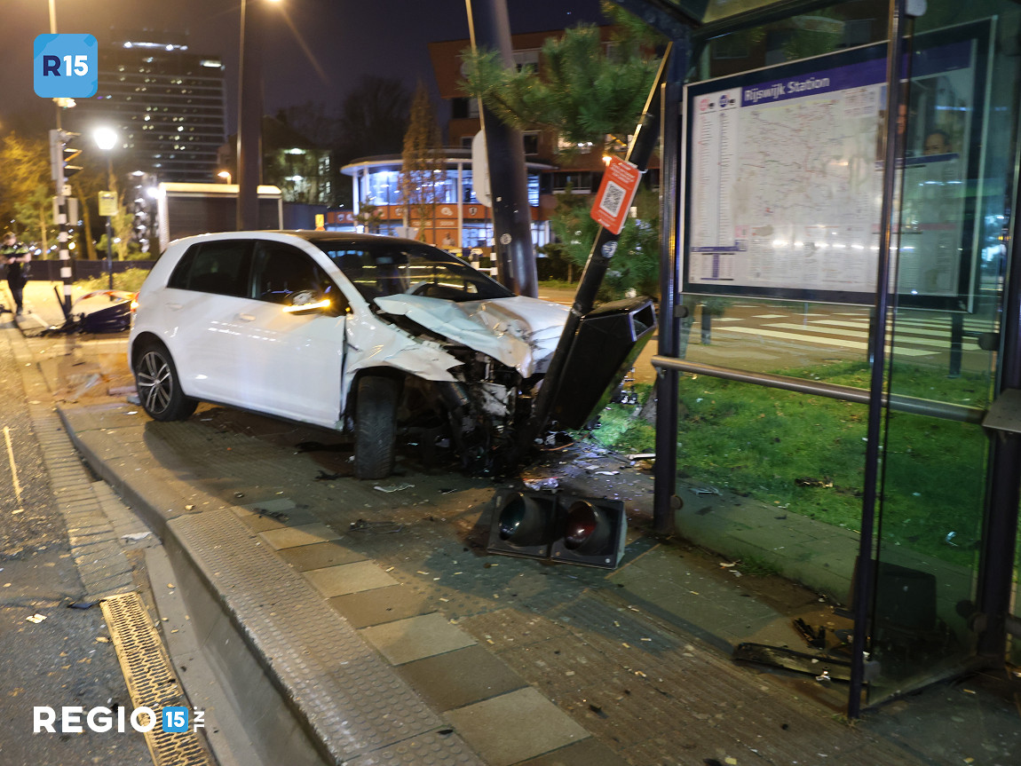 Bestuurder vlucht na ongeval in Rijswijk
