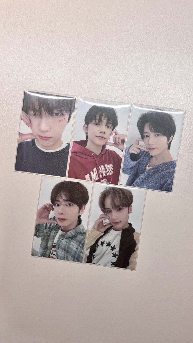 판매글 죄송합니다..!🥹
팬라이브 모아존 일괄로 사실분,,
디엠으로 제시 부탁드려요🩶