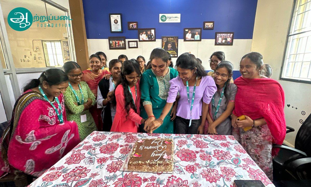 Aatrupadai_F's tweet photo. 👨🏻⚕👩🏻⚕🩺
.
Happy Women's Day ❤
.
.
#aatrupadai #aatrupadaifoundation #NEET #NEET2025
#mbbs #bds #doctor #FREENEET #saturday #EducationForAll
#womensday #womensday2025 https://t.co/d1SLiD5vWw